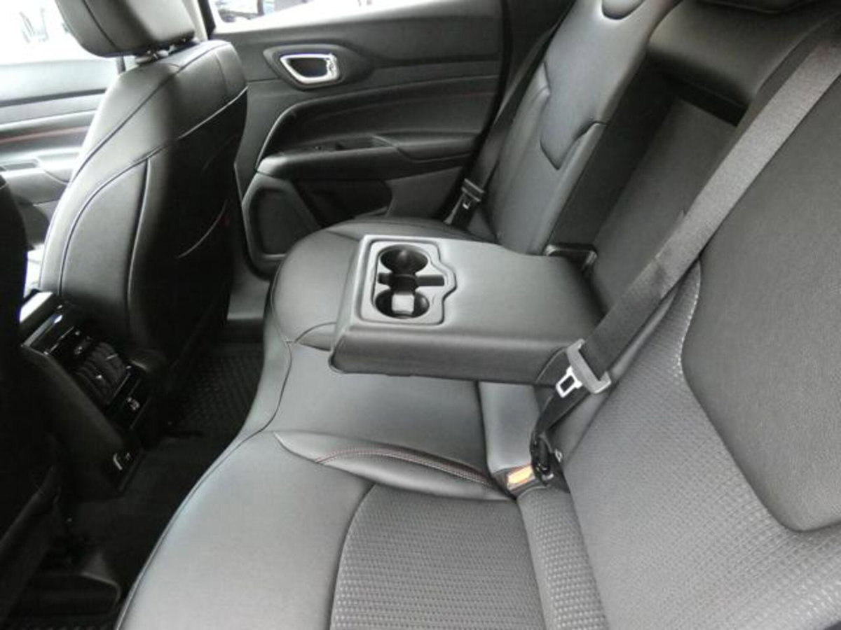Jeep Compass 1.3 T4 240CV PHEV AT6 4xe Trailhawk (20)