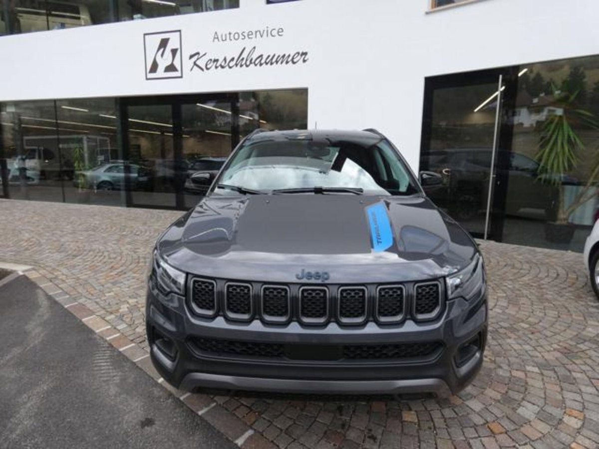 Jeep Compass 1.3 T4 240CV PHEV AT6 4xe Trailhawk (3)