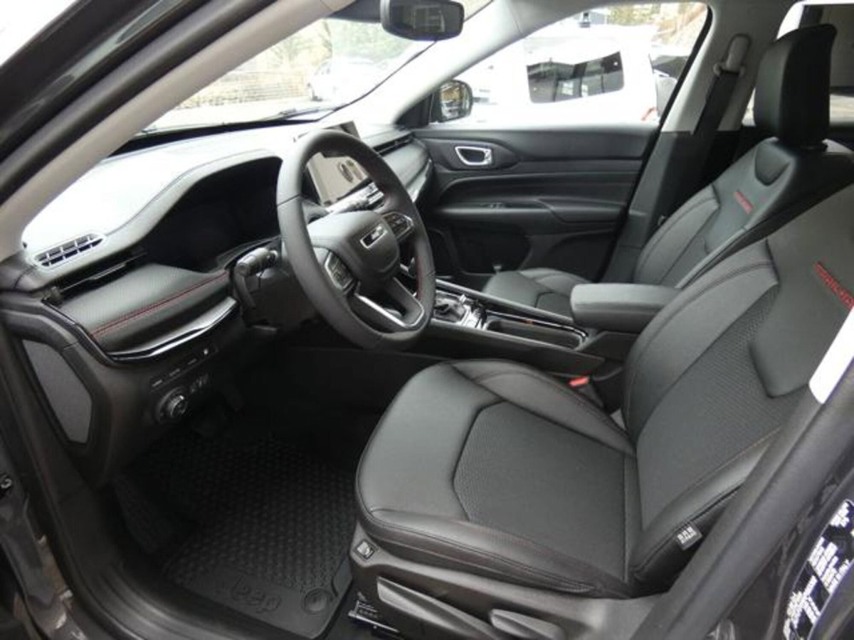 Jeep Compass 1.3 T4 240CV PHEV AT6 4xe Trailhawk (7)