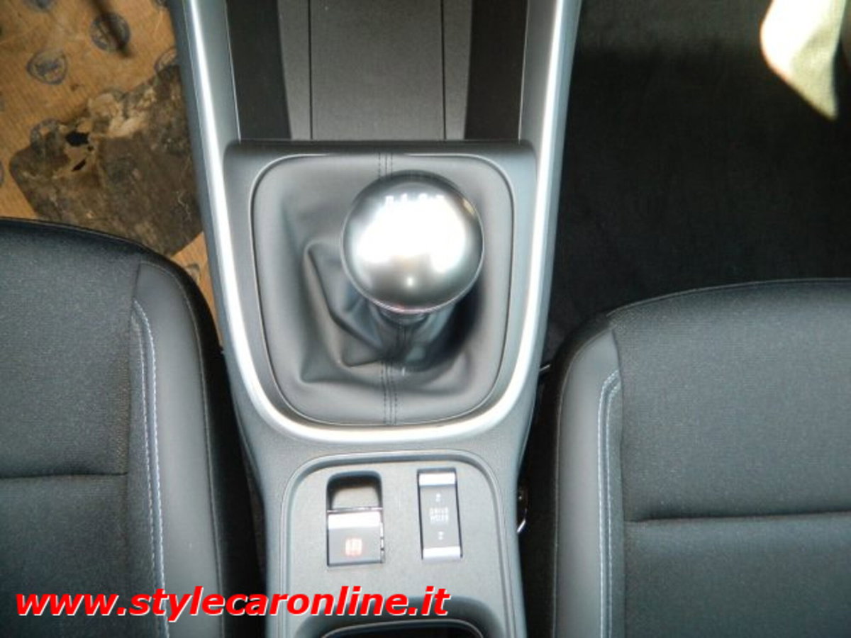 Jeep Avenger 1.2 turbo Altitude fwd 100cv (13)