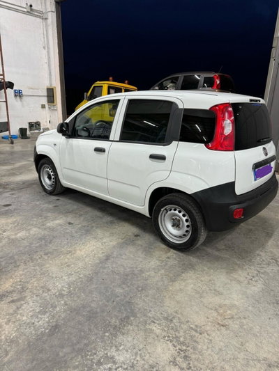 Fiat Panda 1.3 MJT 95 CV S&S Lounge (3)