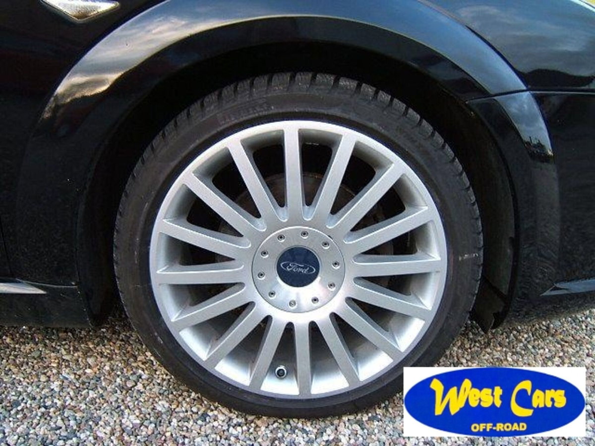 Ford Mondeo 3.0i V6 cat 4p. ST220 (8)