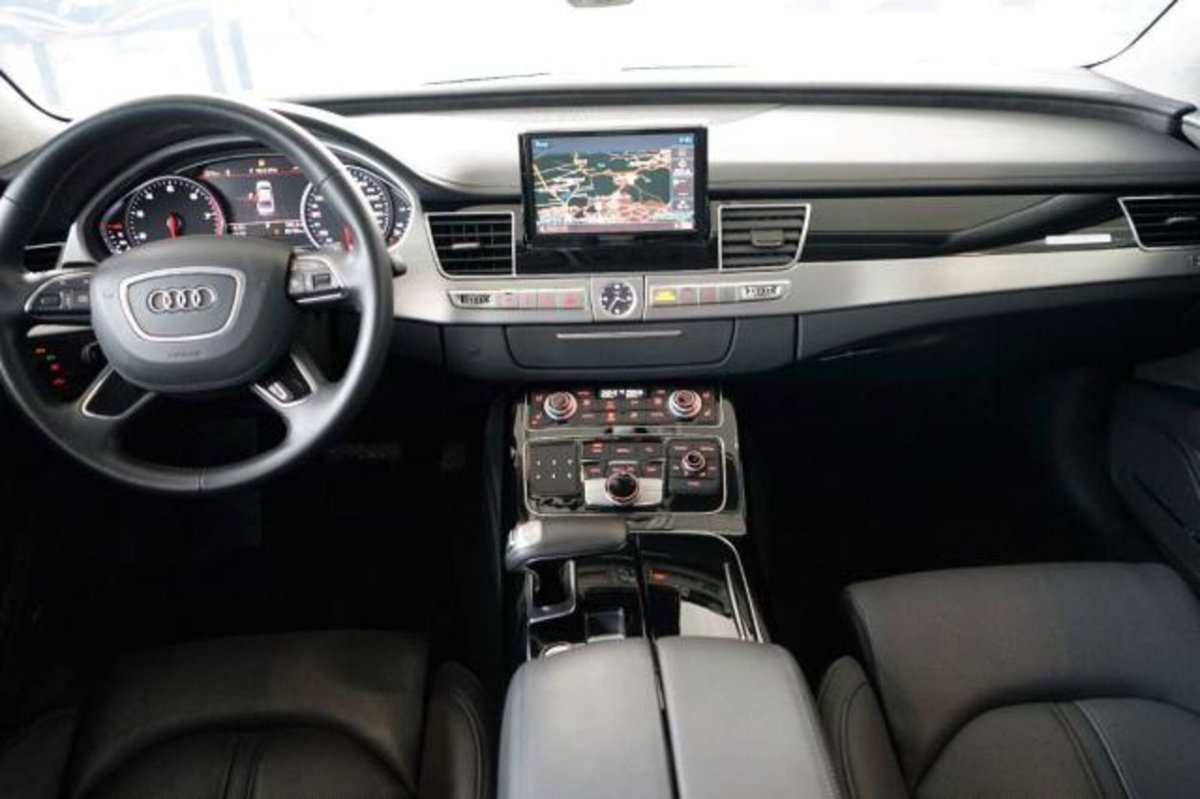 Audi A8 L 4.2 V8 FSI quattro tiptronic (13)