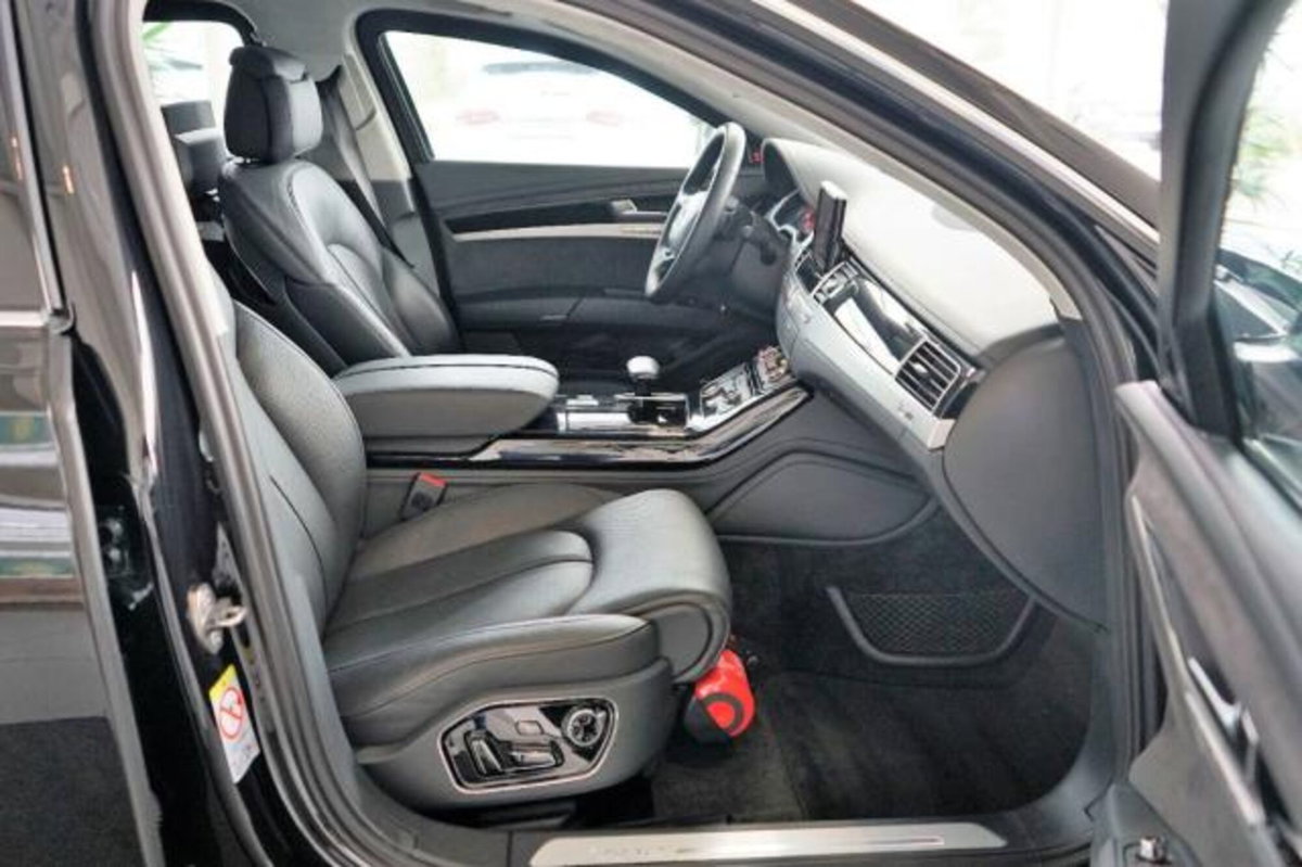 Audi A8 L 4.2 V8 FSI quattro tiptronic (16)