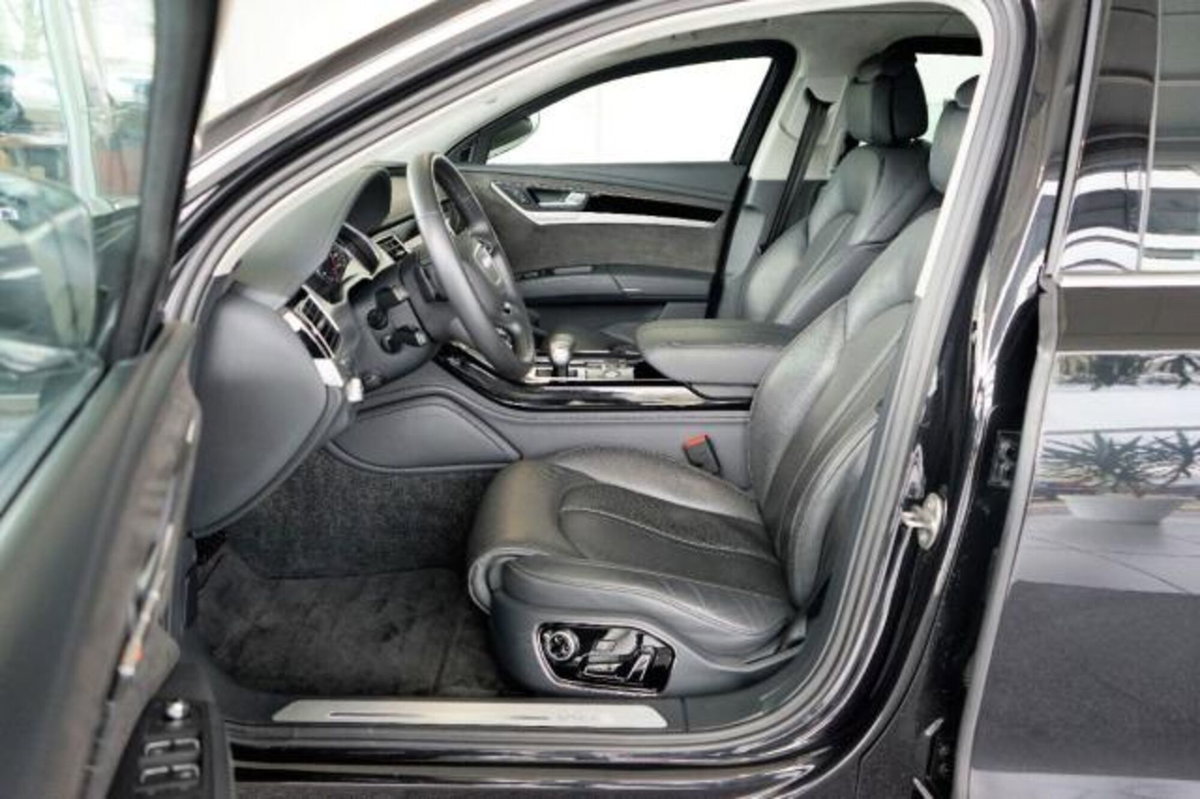 Audi A8 L 4.2 V8 FSI quattro tiptronic (18)