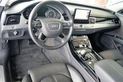 Audi A8 L 4.2 V8 FSI quattro tiptronic (19)