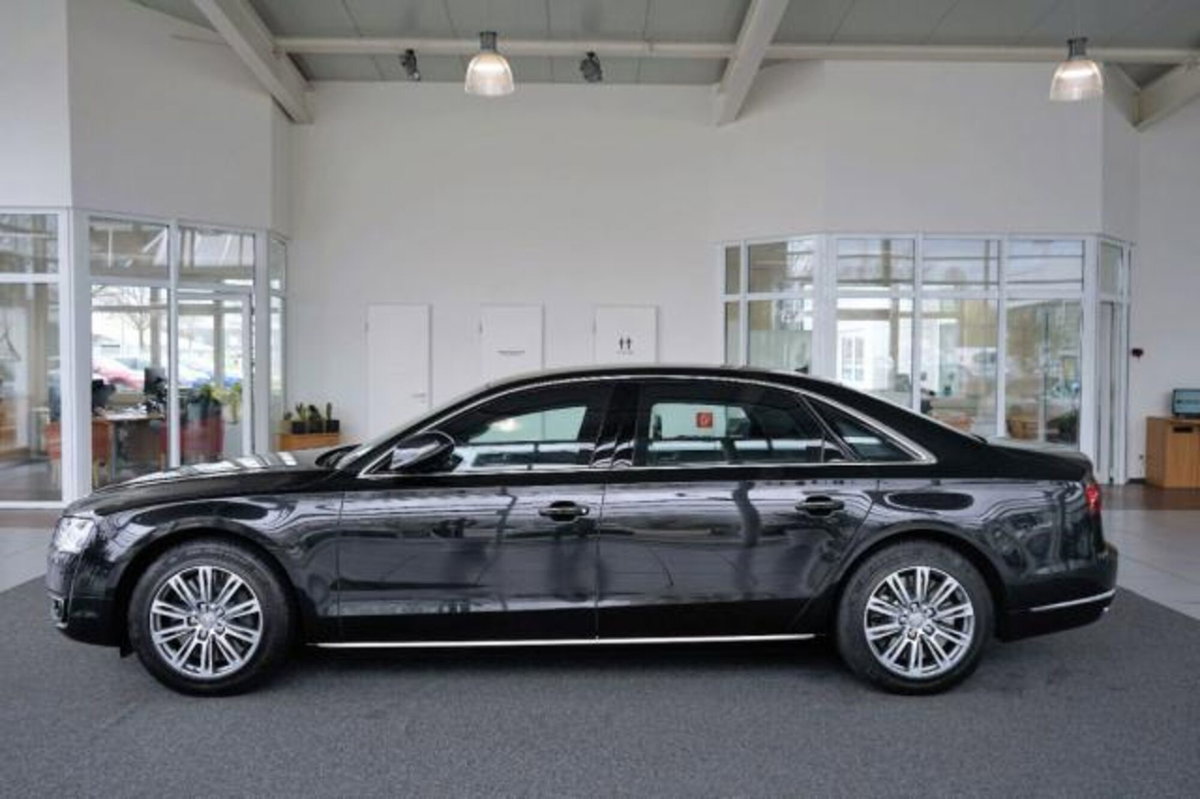 Audi A8 L 4.2 V8 FSI quattro tiptronic (2)