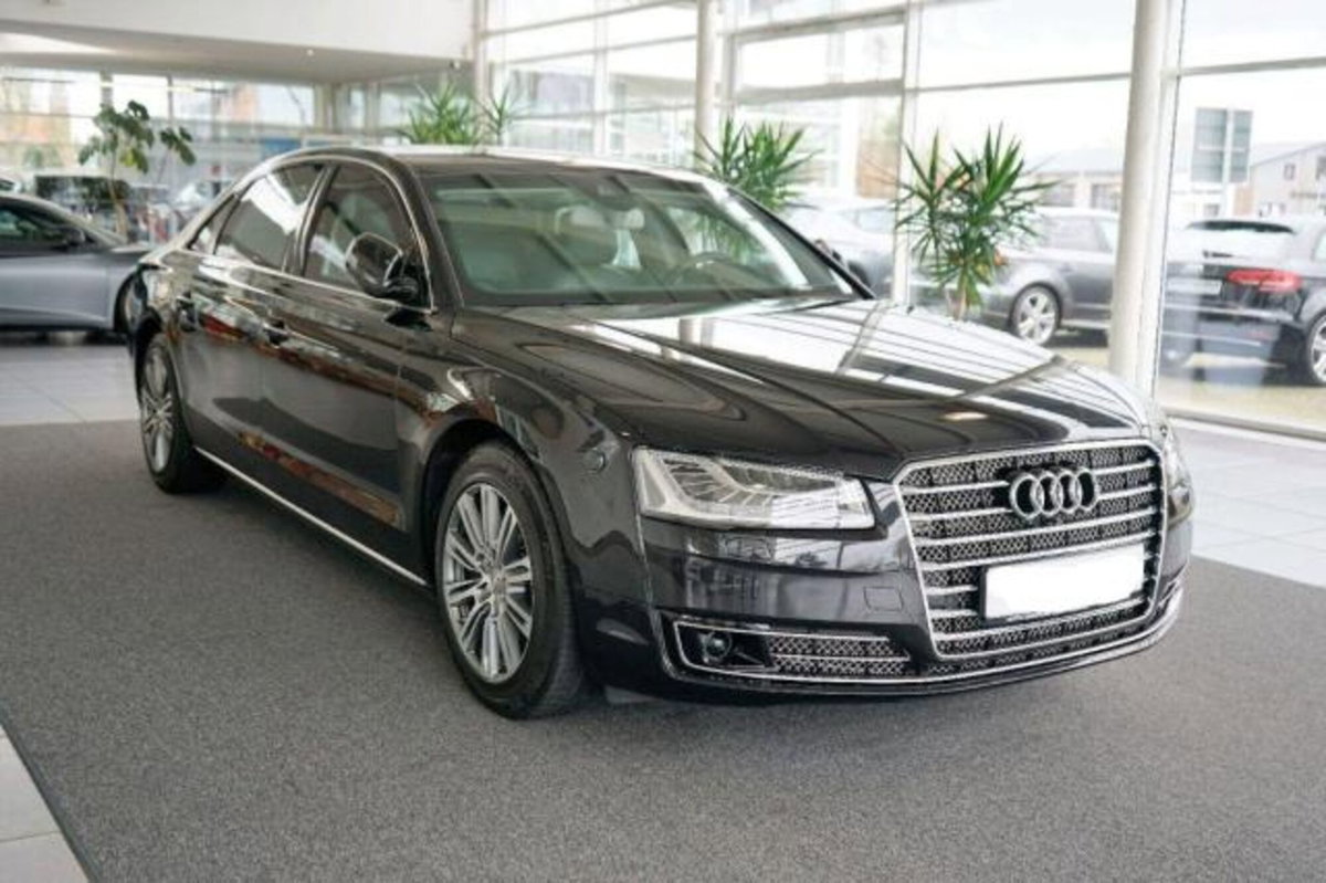 Audi A8 L 4.2 V8 FSI quattro tiptronic (4)