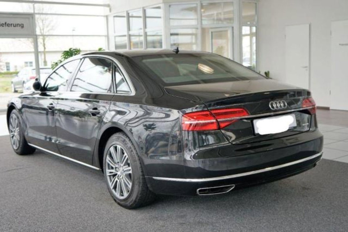 Audi A8 L 4.2 V8 FSI quattro tiptronic (5)