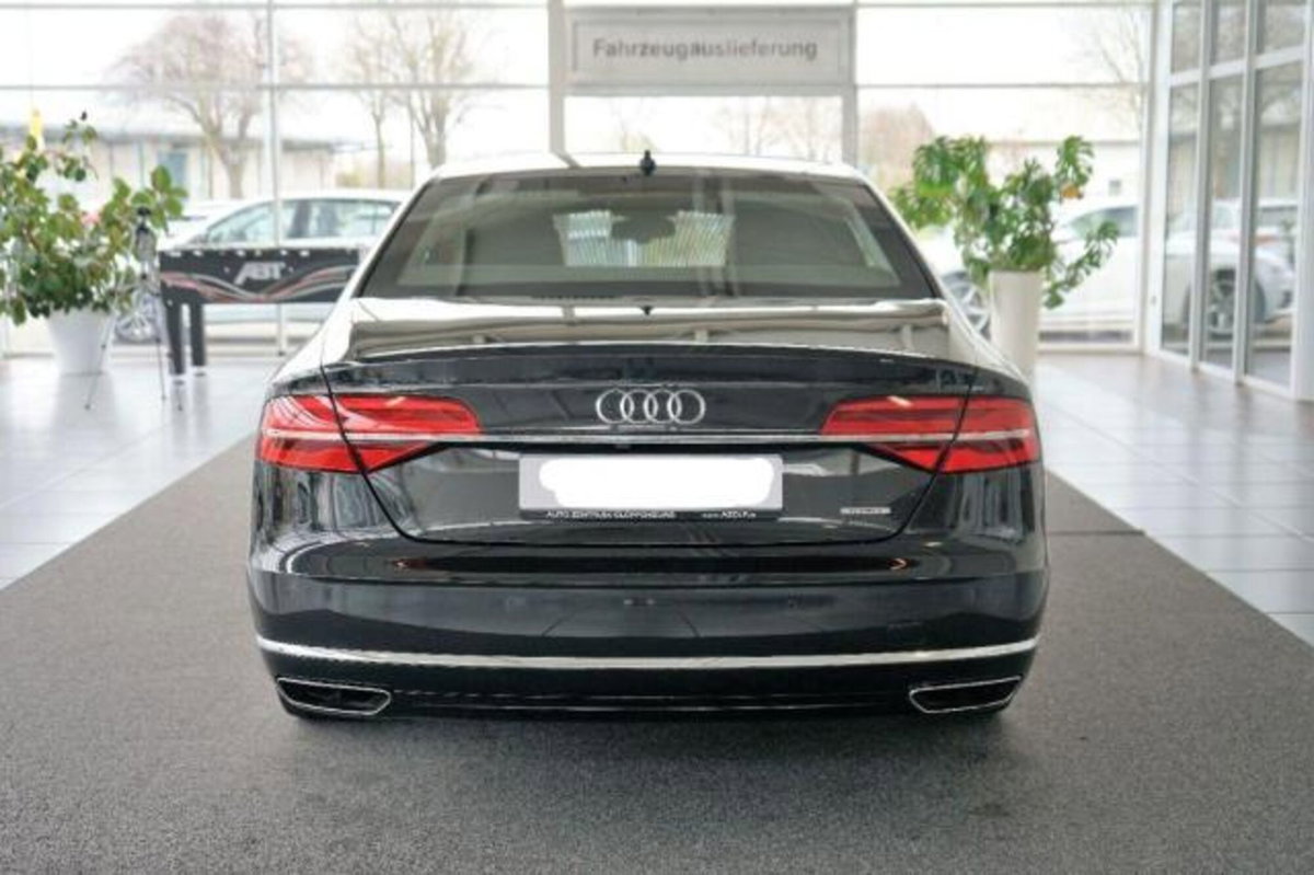 Audi A8 L 4.2 V8 FSI quattro tiptronic (8)