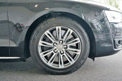 Audi A8 L 4.2 V8 FSI quattro tiptronic (9)
