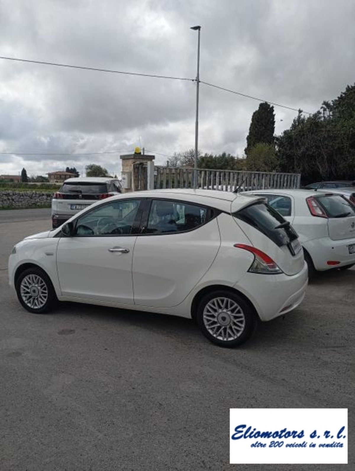Lancia Ypsilon 1.2 69 CV 5 porte GPL Ecochic Silver (11)