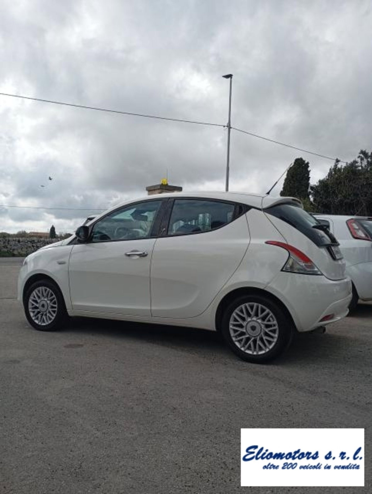 Lancia Ypsilon 1.2 69 CV 5 porte GPL Ecochic Silver (12)