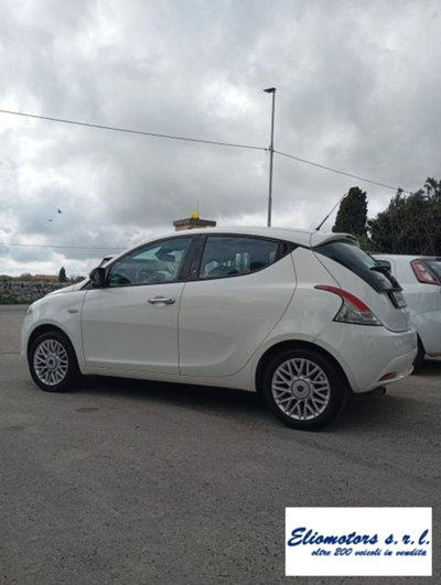 Lancia Ypsilon 1.2 69 CV 5 porte GPL Ecochic Silver (12)