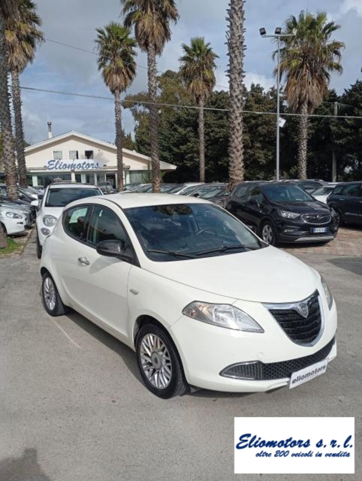 Lancia Ypsilon 1.2 69 CV 5 porte GPL Ecochic Silver (2)