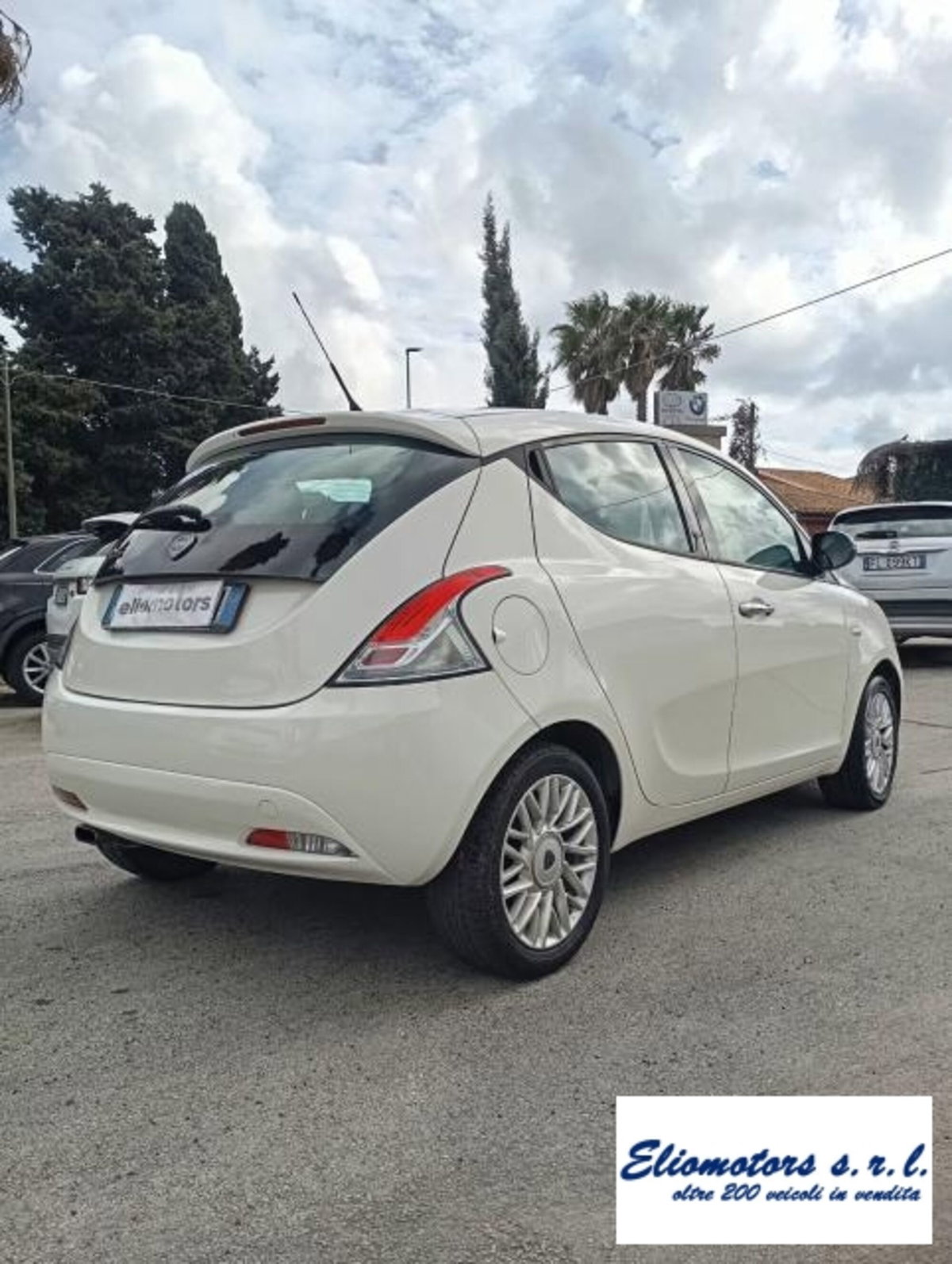 Lancia Ypsilon 1.2 69 CV 5 porte GPL Ecochic Silver (9)