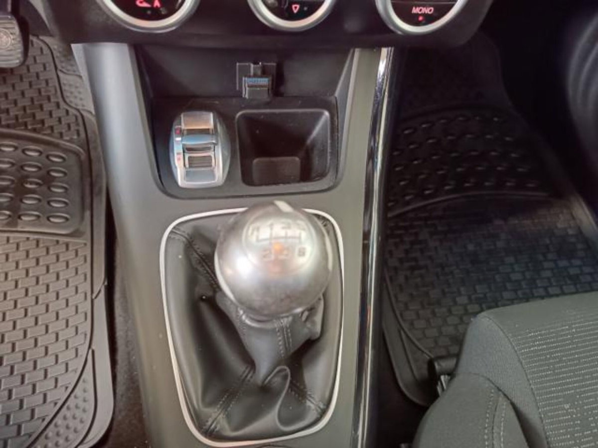 Alfa Romeo Giulietta 1.6 JTDm-2 Progression c/CL (13)