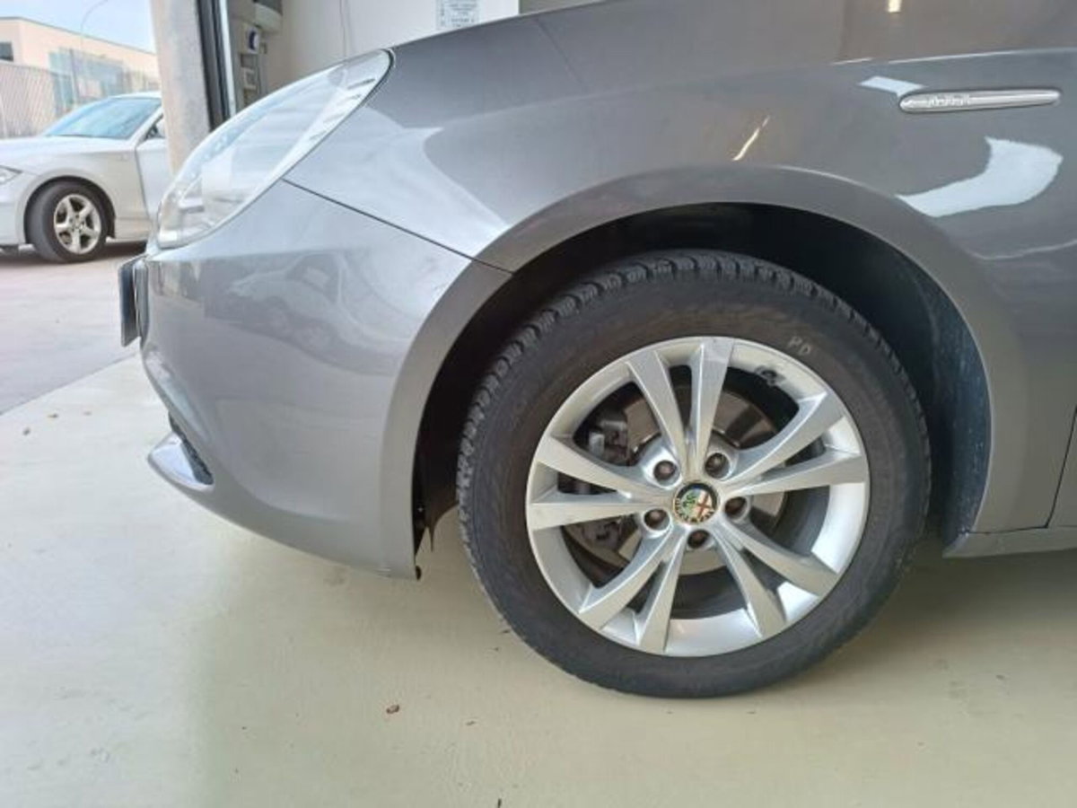 Alfa Romeo Giulietta 1.6 JTDm-2 Progression c/CL (20)