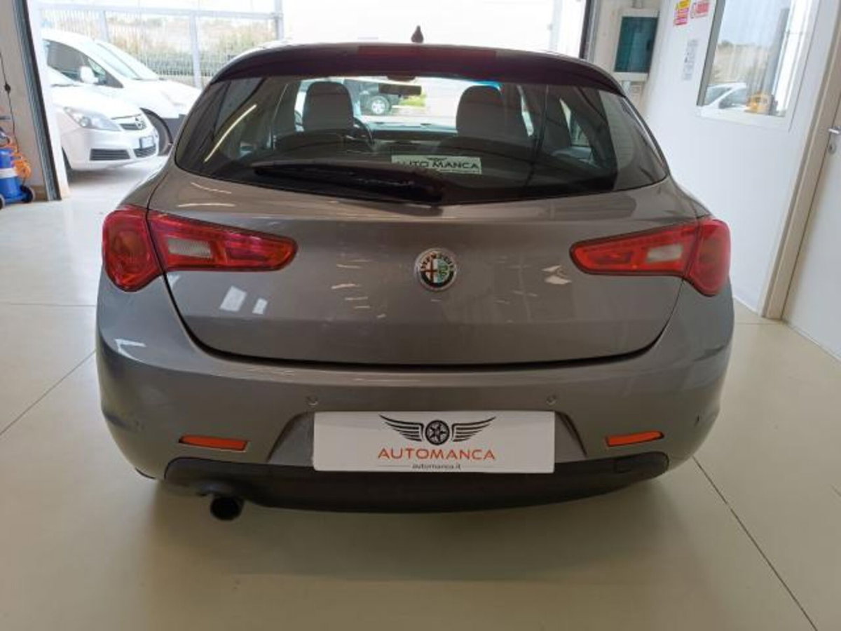 Alfa Romeo Giulietta 1.6 JTDm-2 Progression c/CL (5)