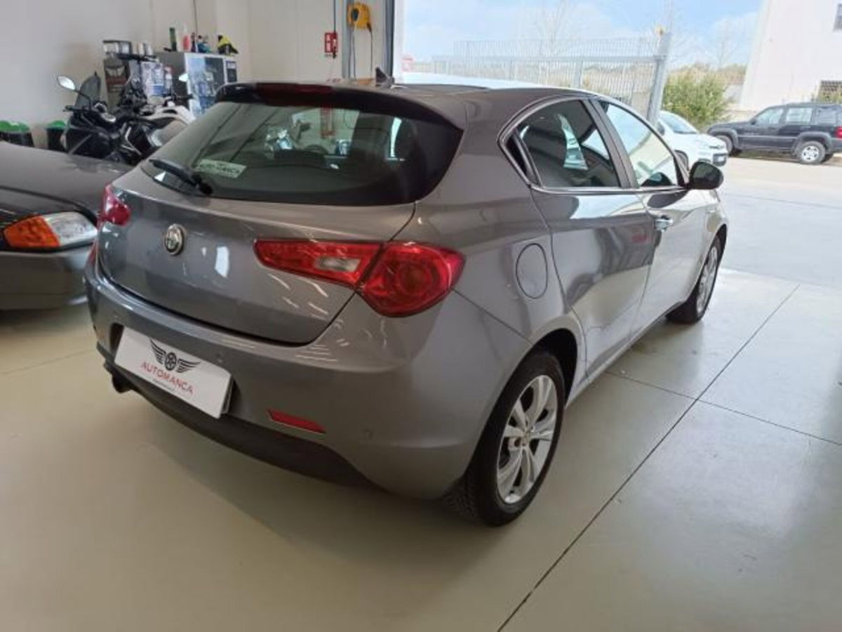 Alfa Romeo Giulietta 1.6 JTDm-2 Progression c/CL (4)