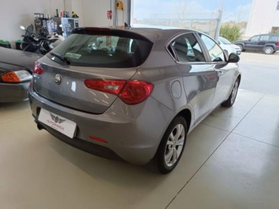 Alfa Romeo Giulietta 1.6 JTDm-2 Progression c/CL (4)
