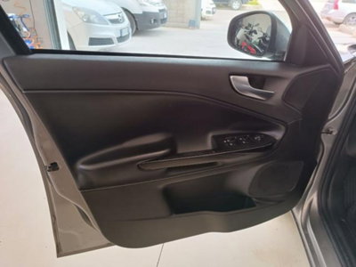 Alfa Romeo Giulietta 1.6 JTDm-2 Progression c/CL (7)