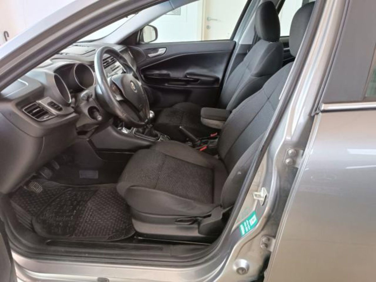 Alfa Romeo Giulietta 1.6 JTDm-2 Progression c/CL (8)