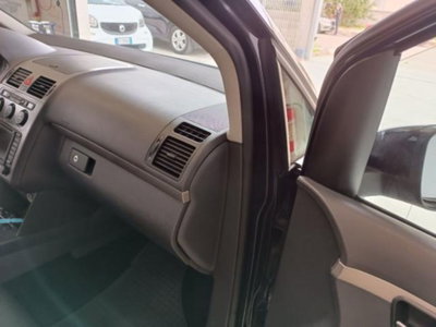 Volkswagen Touran TDI DPF DSG Highline (13)