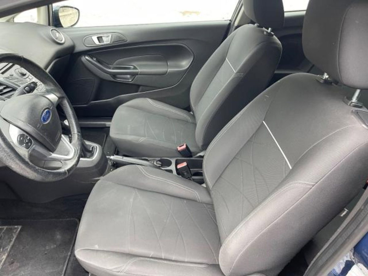 Ford Fiesta 1.5 TDCi 75CV 3 porte Titanium (10)