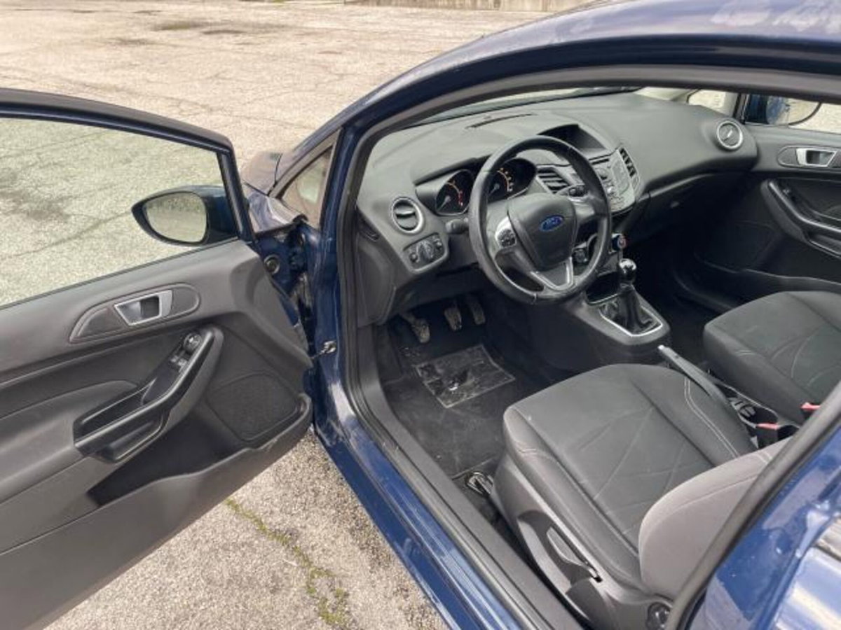 Ford Fiesta 1.5 TDCi 75CV 3 porte Titanium (11)