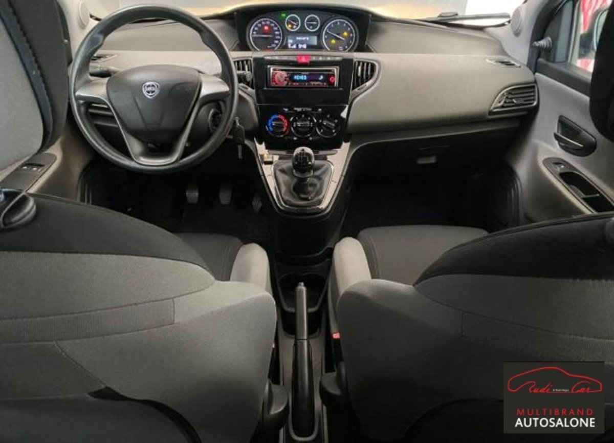Lancia Ypsilon 1.2 69 CV 5 porte GPL Ecochic Silver (9)