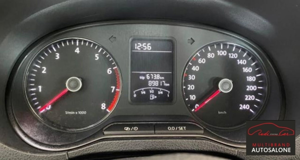 Volkswagen Polo 1.2 5 porte Trendline (12)