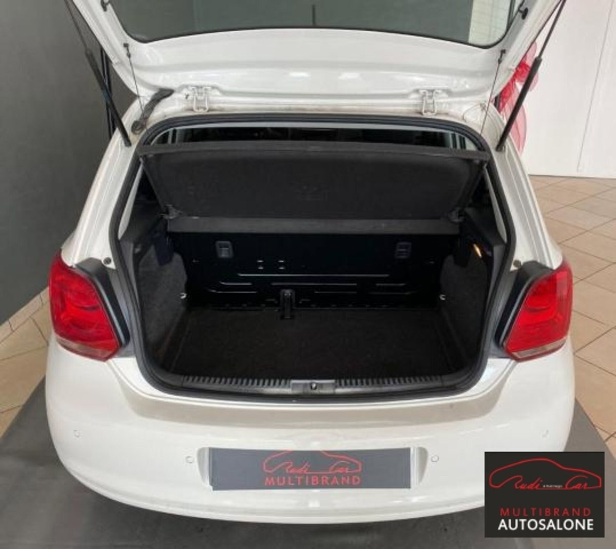 Volkswagen Polo 1.2 5 porte Trendline (9)