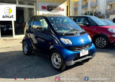 smart fortwo 700 coupé pure (45 kW) my 04 usata