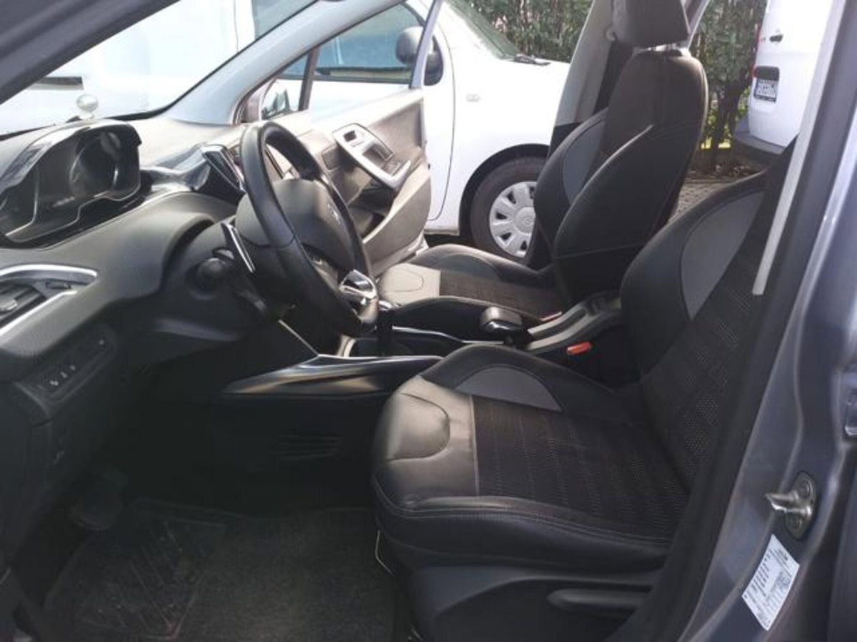 Peugeot 2008 e-HDi 92 CV Stop&Start robotizzato Active (14)