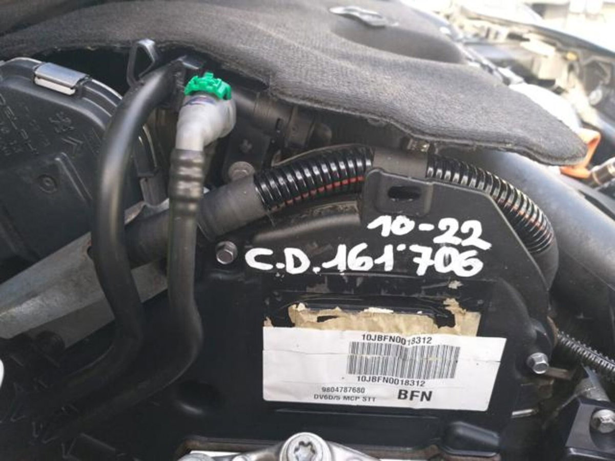 Peugeot 2008 e-HDi 92 CV Stop&Start robotizzato Active (3)