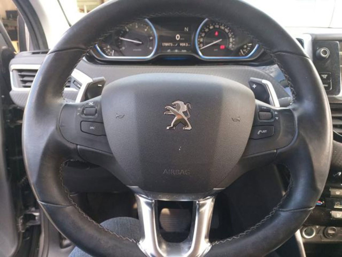 Peugeot 2008 e-HDi 92 CV Stop&Start robotizzato Active (4)