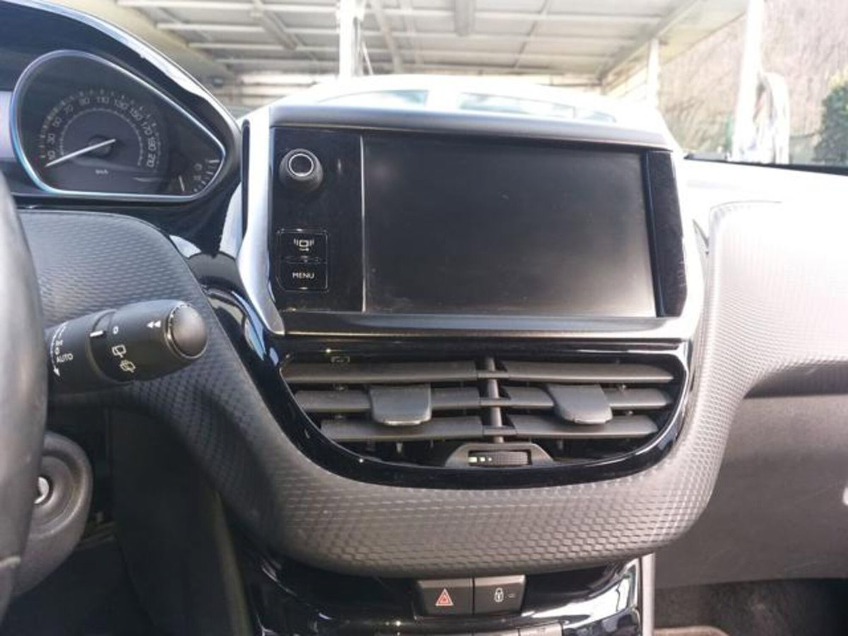 Peugeot 2008 e-HDi 92 CV Stop&Start robotizzato Active (9)