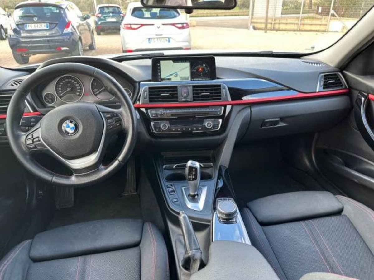 BMW Serie 3 Touring 318d  Sport (12)