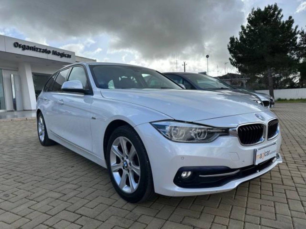 BMW Serie 3 Touring 318d  Sport (3)