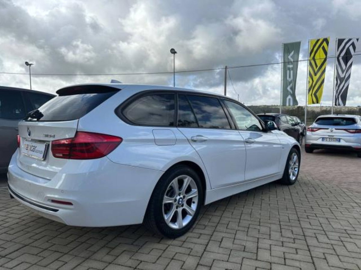 BMW Serie 3 Touring 318d  Sport (5)
