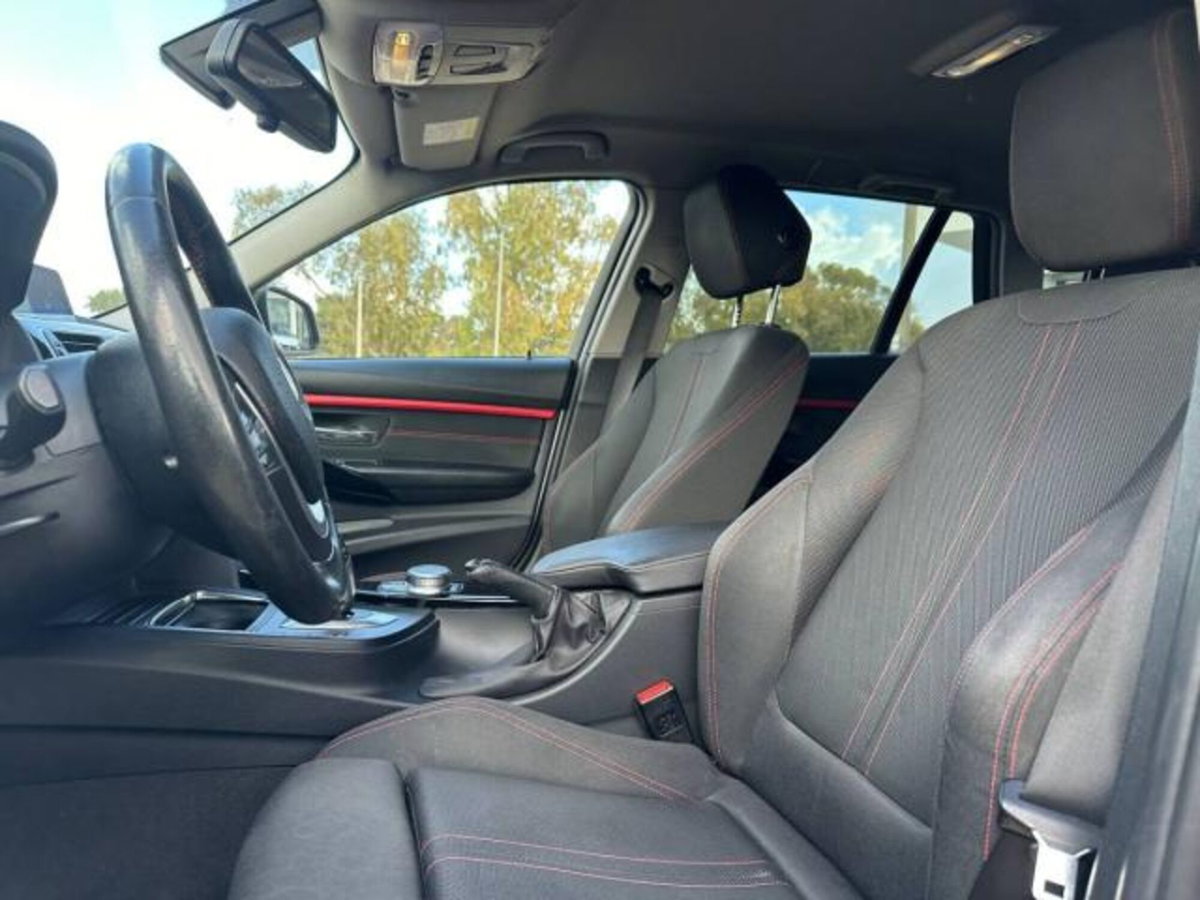 BMW Serie 3 Touring 318d  Sport (8)