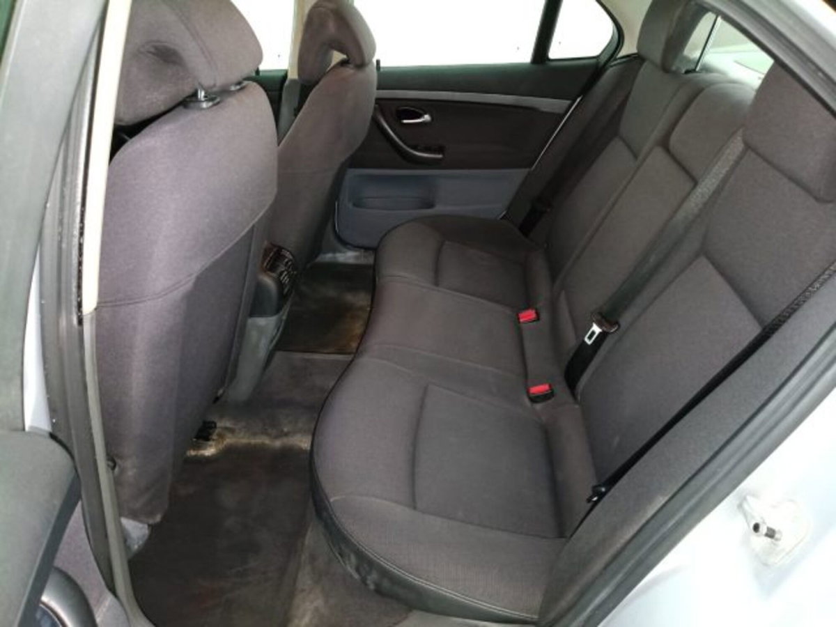 Saab 9-3 1.9 TiD Vector (9)