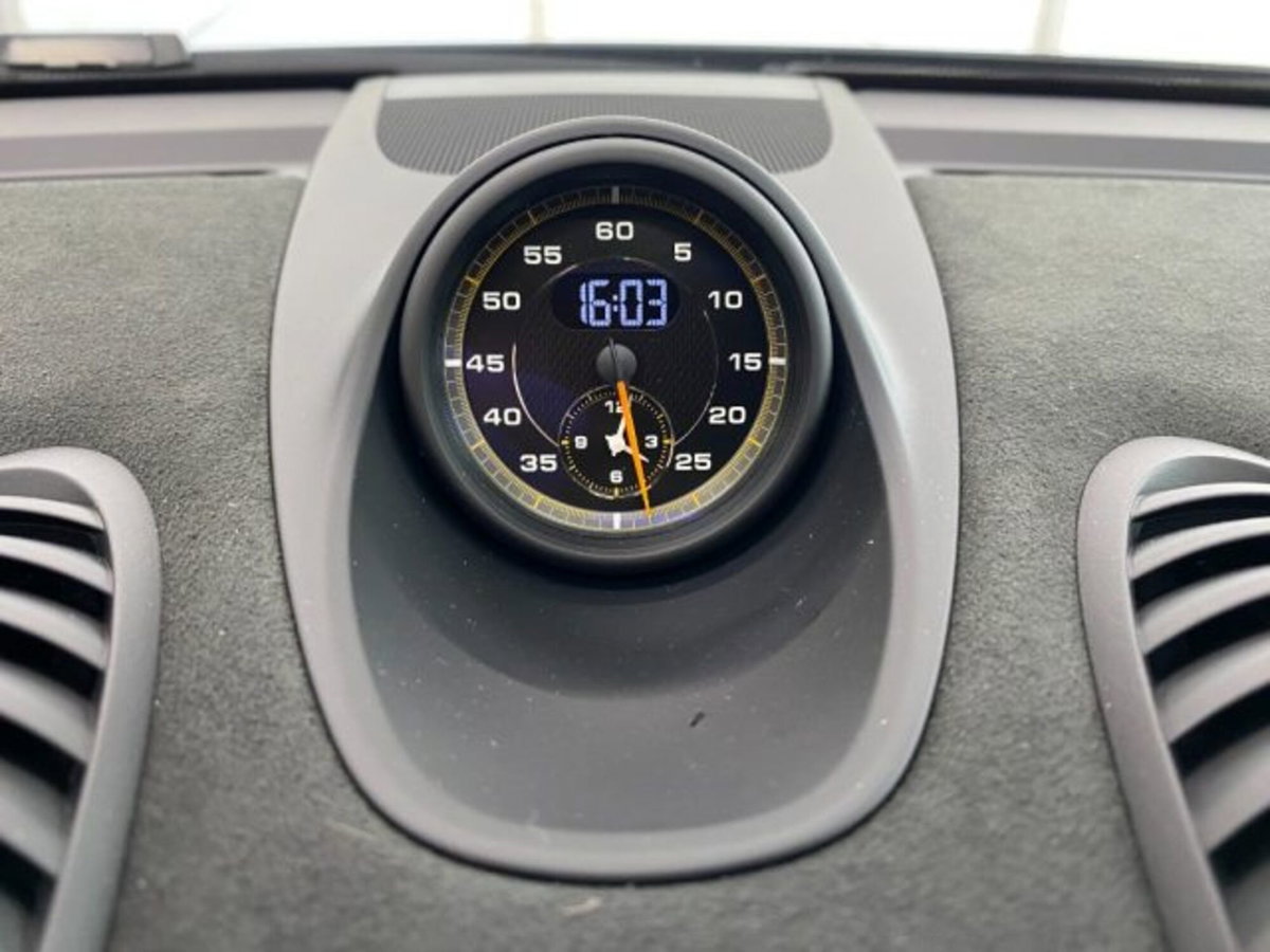 Porsche 718 Cayman  Cayman 4.0 GT4 RS pdk (12)