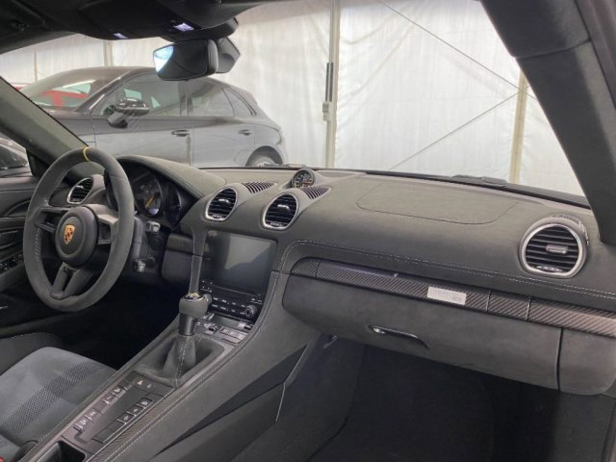 Porsche 718 Cayman  Cayman 4.0 GT4 RS pdk (8)