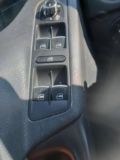 Volkswagen Tiguan 2.0 TDI DPF 4MOTION DSG R-Line (9)