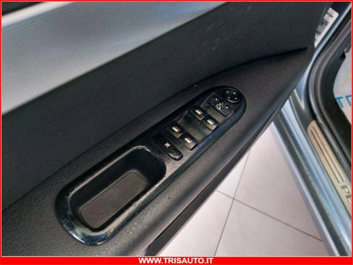 Peugeot 407 SW 2.0 HDi Premium (12)