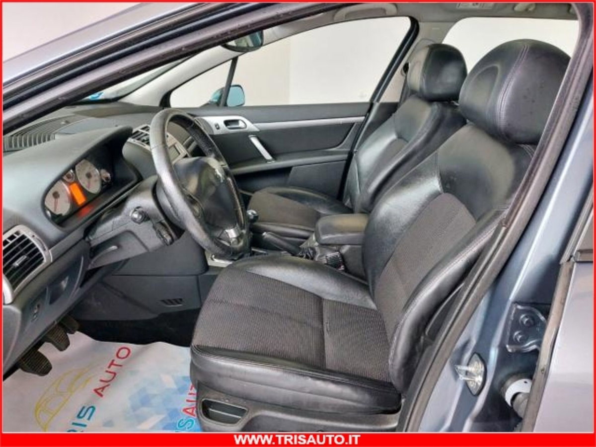 Peugeot 407 SW 2.0 HDi Premium (9)