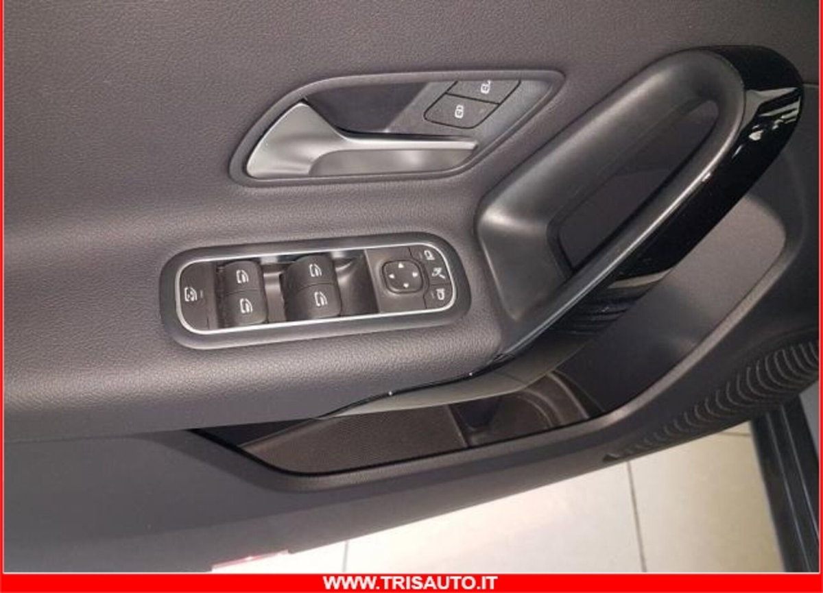 Mercedes-Benz Classe A Sedan 180 d Automatic 4p. Business (13)