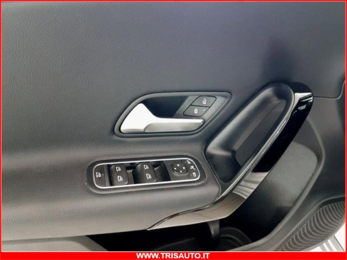 Mercedes-Benz Classe A Sedan 180 d Automatic 4p. Business (15)
